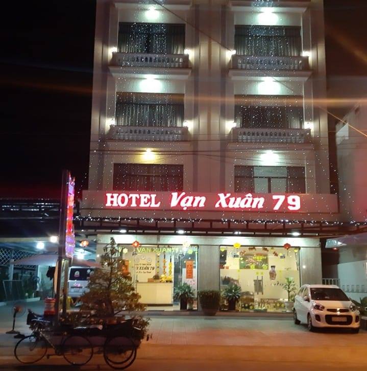 khach san van xuan 79