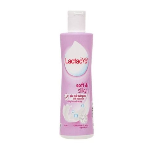 dung dich ve sinh phu nu duong am lactacyd soft and silky 250ml